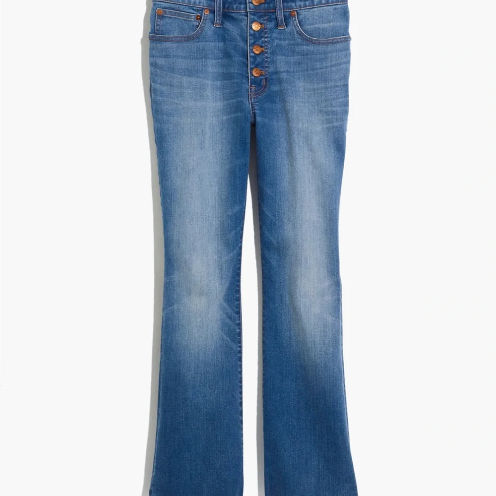 Cali Demi-Boot Jeans in Daly Wash: Button-Front Edition - Picture 4 of 11